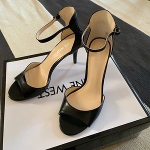 NWT Nine West Kitten Heels